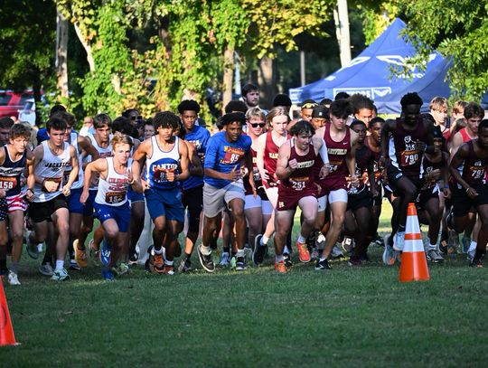 CHS cross country team delivers strong performances in early season meets