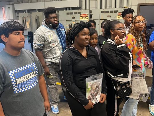 CPSD students tour Holmes CC