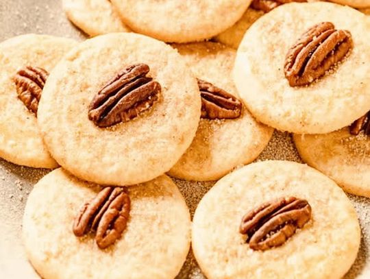 Shortbread cookies are easy to make and utterly delicous.