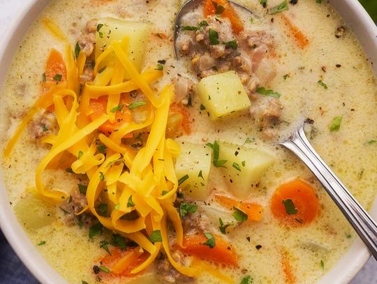 Easy Cheeseburger Soup provides the perfect transition from light summer meals to comforting fall dinners.