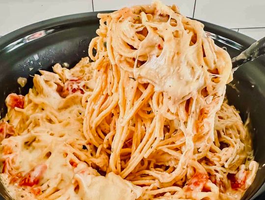 Why spend time standing over a hot stove making and then baking chicken spaghetti when you can let your trusty Crockpot do the hard work? Just fix it and forget it, then enjoy a delicious dish of cheesy, spicy Crockpot Chicken Spaghetti.