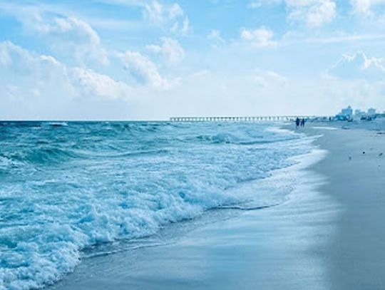 Pensacola Beach’s multi-colored blue and emerald green water, white sand beaches and cool breezes combine to create an island paradise unlike any other along the Florida panhandle.