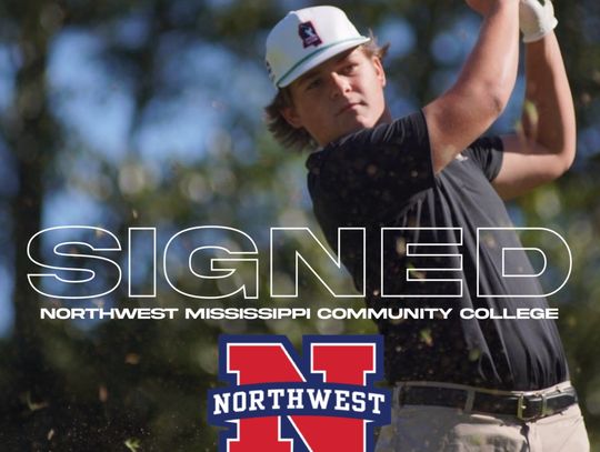Mac Stacey commits to collegiate golf