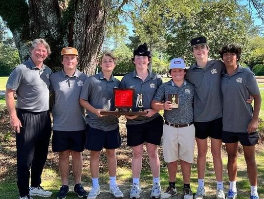 Panthers golf places second