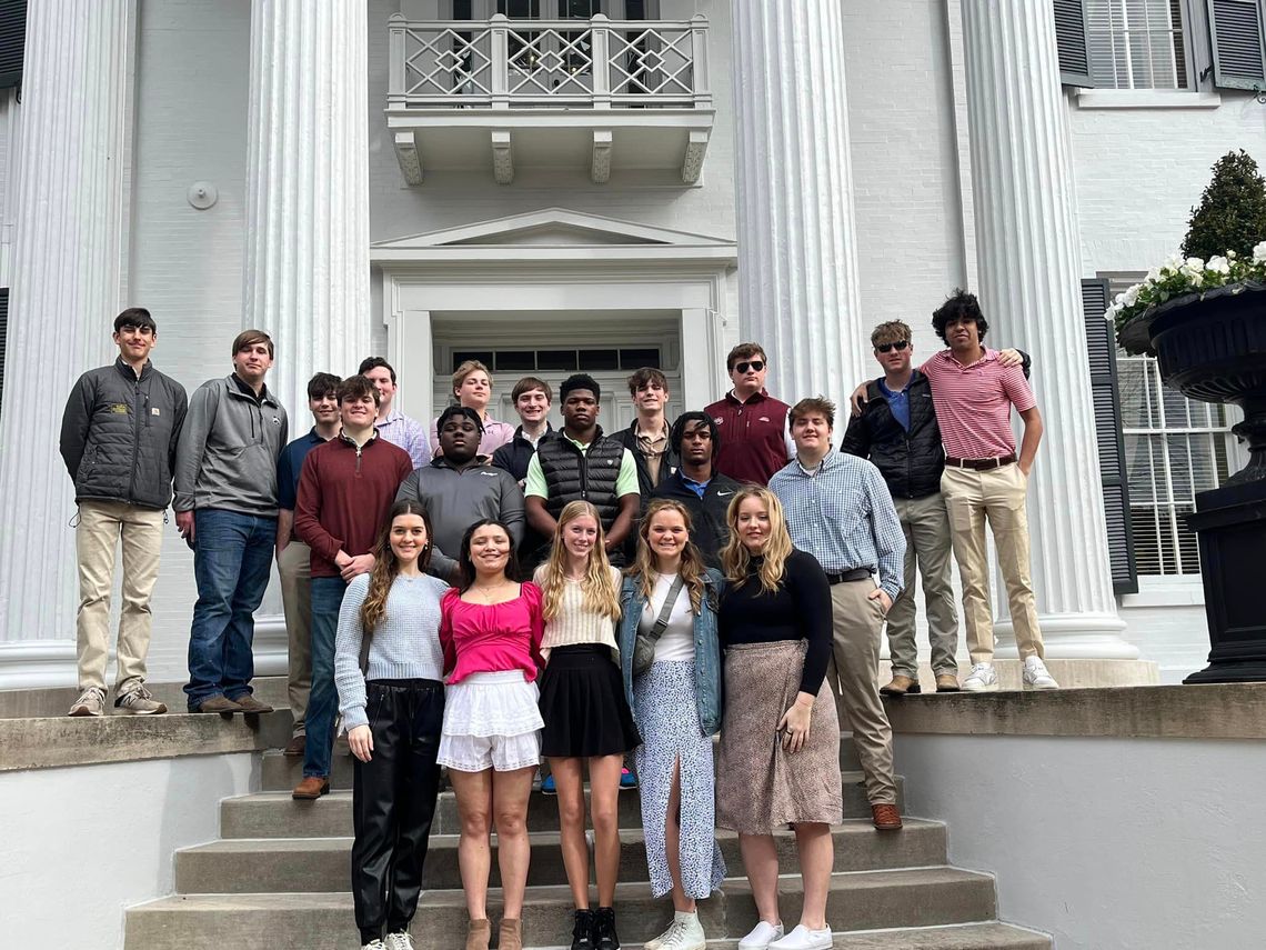 Canton Academy seniors visit Governor Tate Reeves