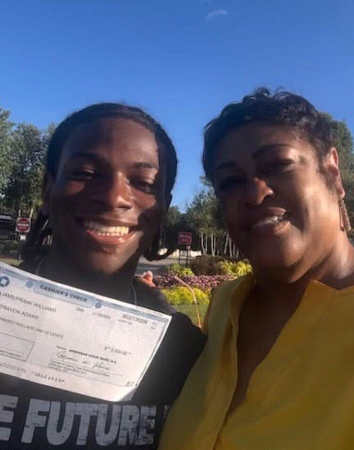 Jewel Williams Memorial Scholarship presented