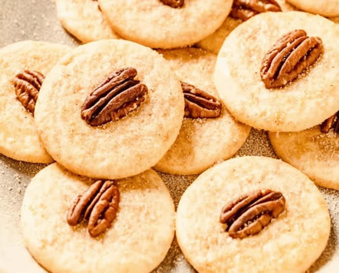 Shortbread cookies are easy to make and utterly delicous.