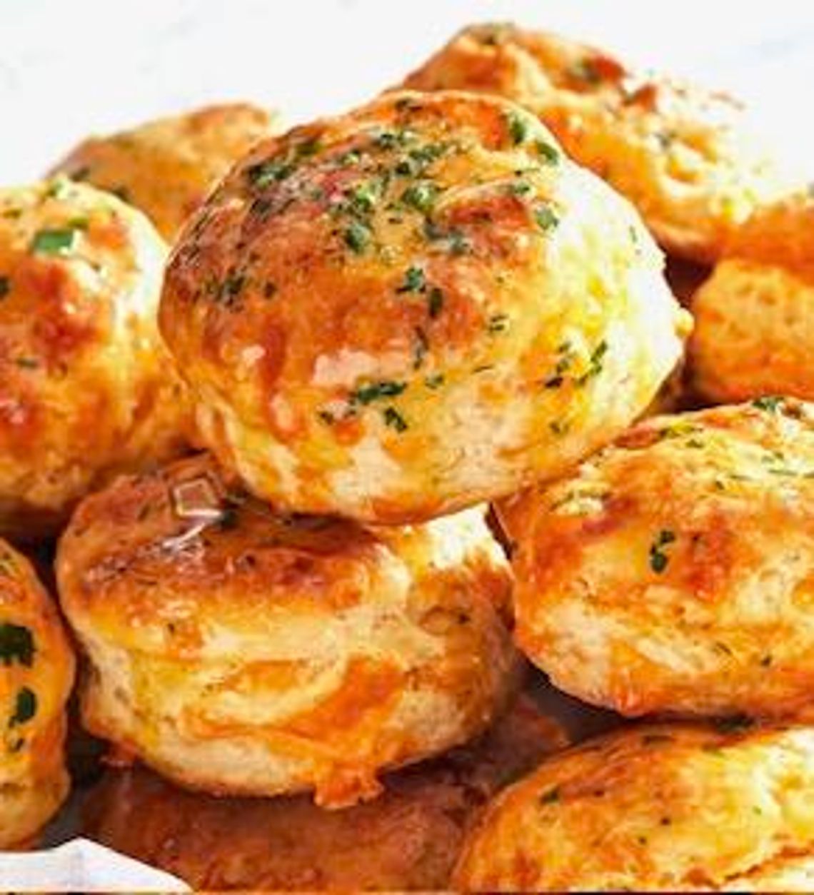 Red Lobster’s Cheddar Bay Biscuits can be made at home with a recipe I feel is better than the restaurant’s version.