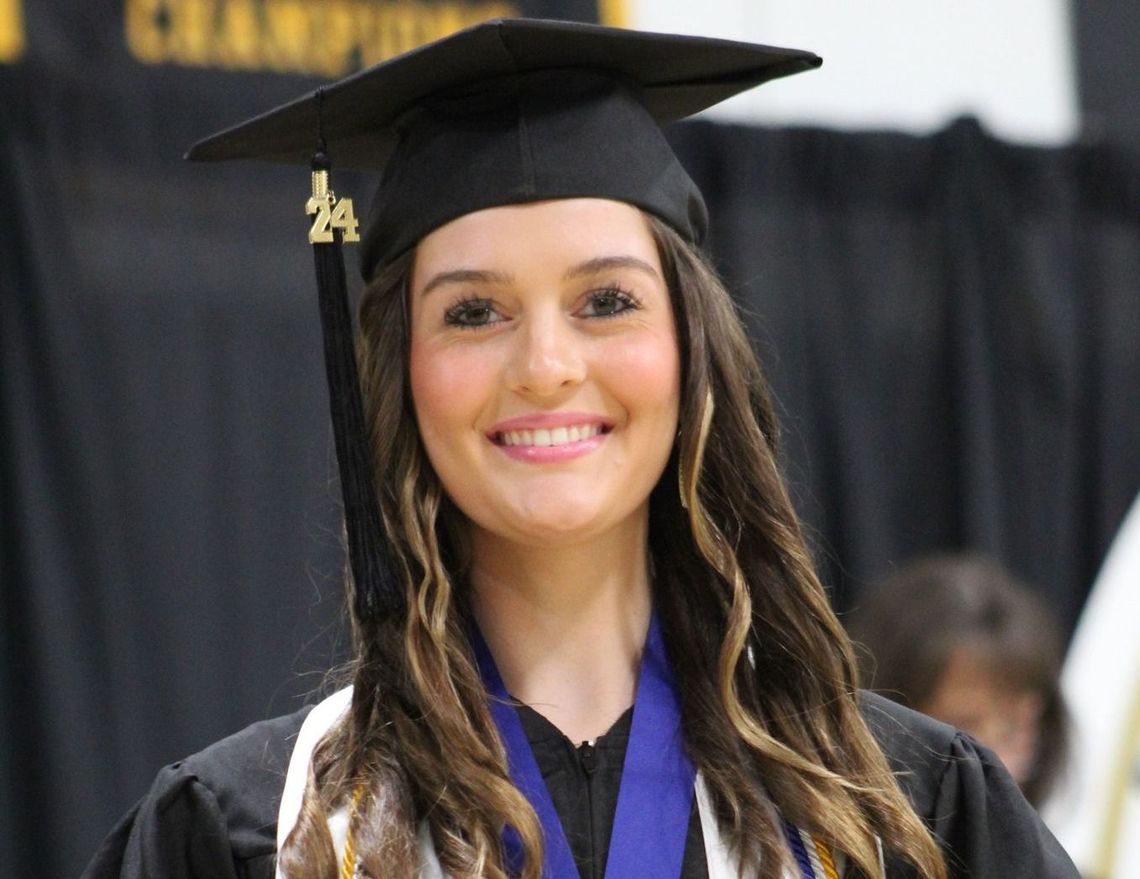 CA Valedictorian Anna Claire Mabry